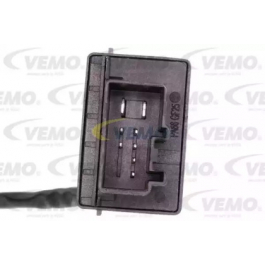 Управляющий прибор, топливный насос VEMO V15-71-0060 для Skoda Octavia A5 1.8 TSI, 160 л.с.
